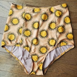 Kortni Jeane EHW size small